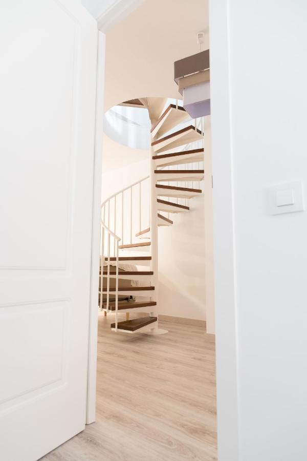 شقة Spiral Stairs Duplex فيغيريس المظهر الخارجي الصورة